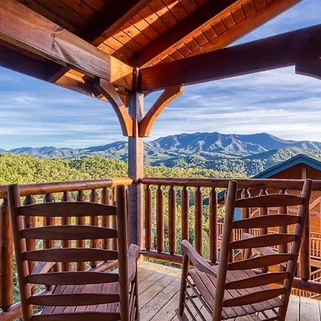 Living The Dream, Mtn Views, Theater Room, 1089 Free Tickets Each Paid Day, Dollywood And More!